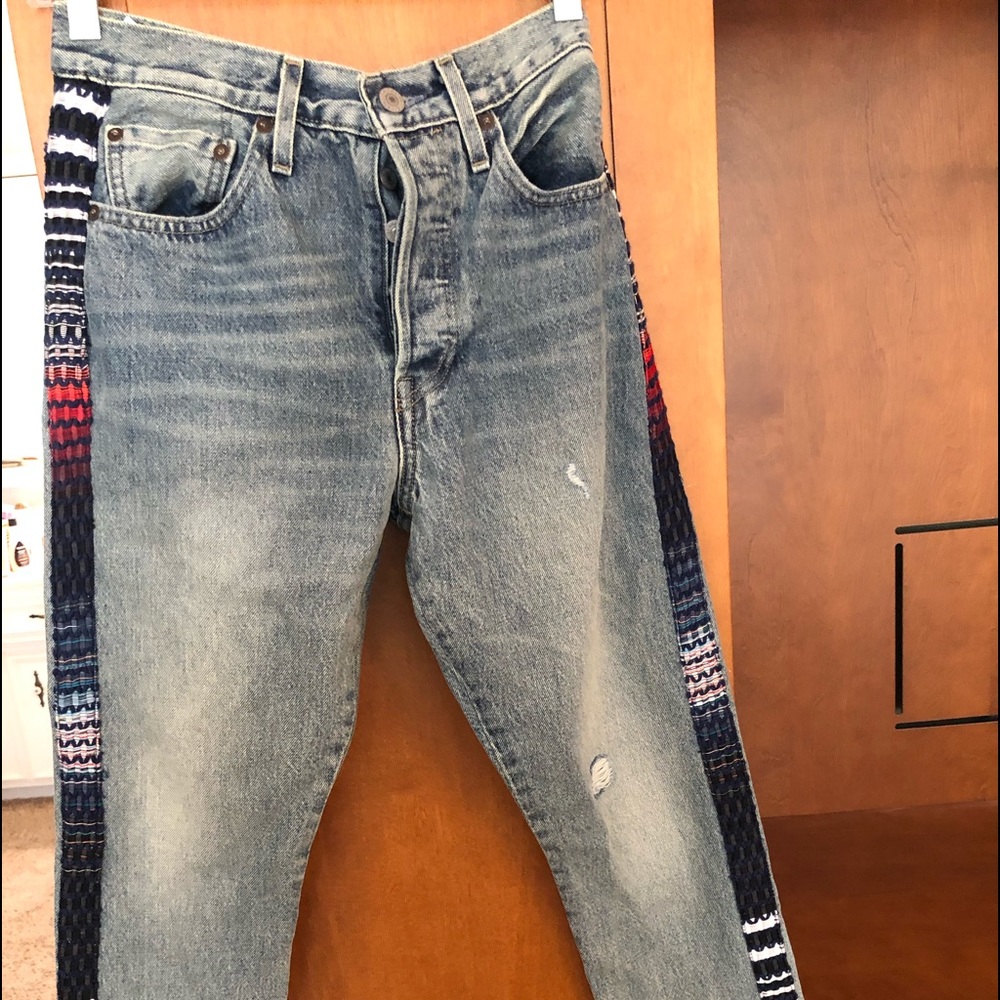 Levi 501 skinny distresssed jeans